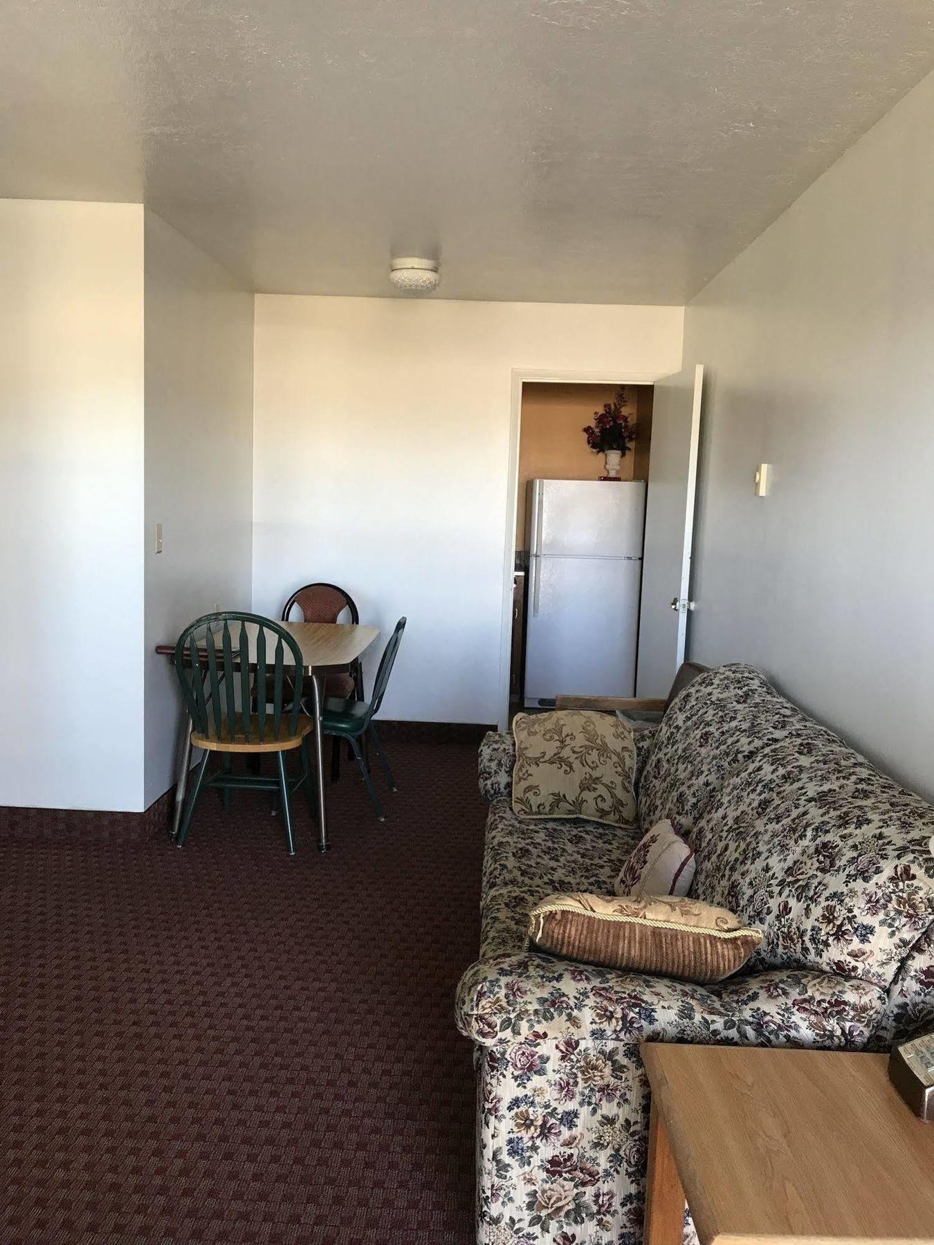 Money Saver Motel Newport